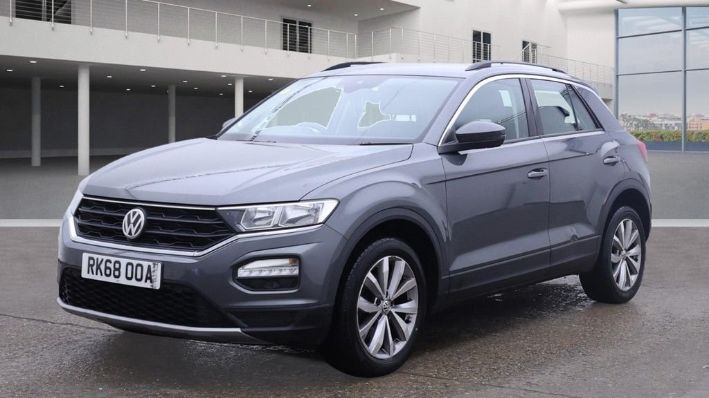 Used Volkswagen T-Roc 2018 for sale - 76470124: Photo 2