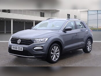 Used Volkswagen T-Roc 2018 for sale - 76470124: Photo