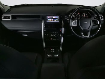 Used Land Rover Discovery Sport 2018 for sale - 76010366: Photo
