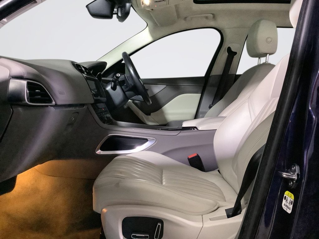 Used Jaguar F-Pace 2018 for sale - 76256710: Photo 12