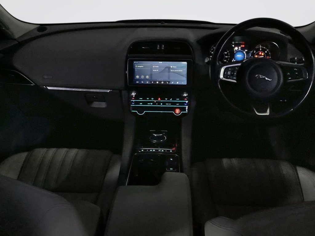 Used Jaguar F-Pace 2018 for sale - 76256710: Photo 3