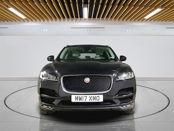 Used Jaguar F-Pace 2017 for sale - 76095814: Photo 2