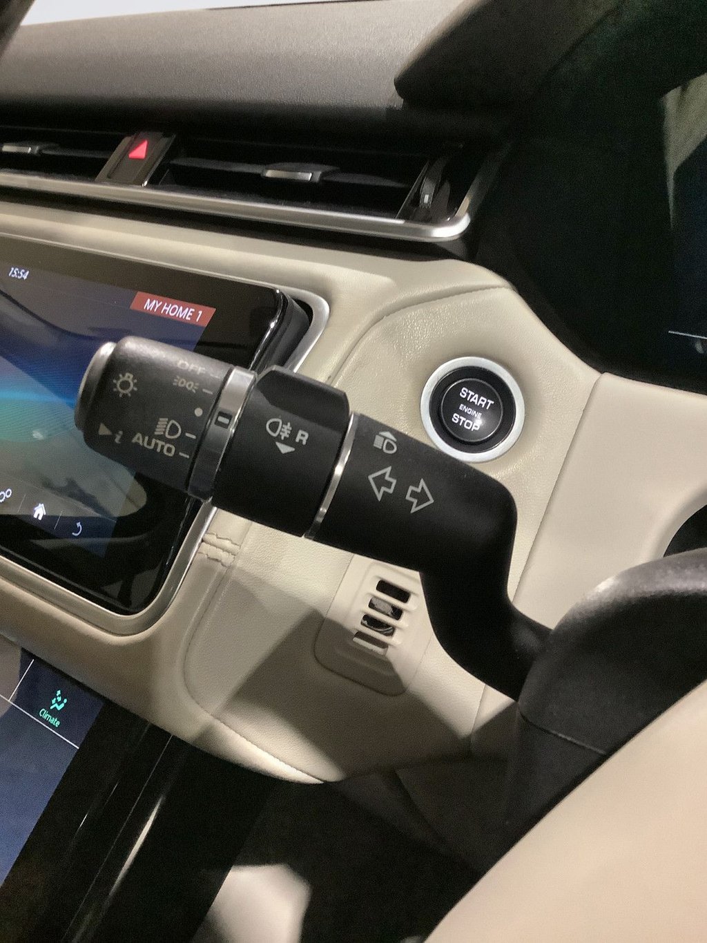 Used Land Rover Range Rover Velar 2019 for sale - 76962147: Photo 17