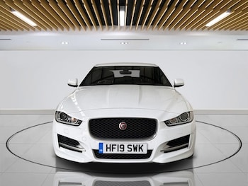 Used Jaguar XE 2019 for sale - 79562528: Photo