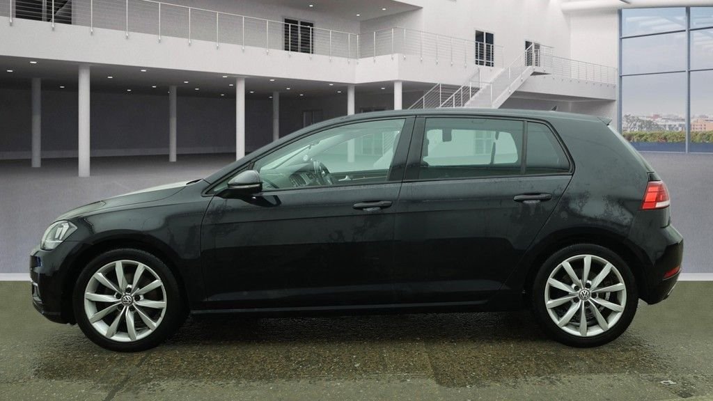 Used Volkswagen Golf 2018 for sale - 77936395: Photo 6