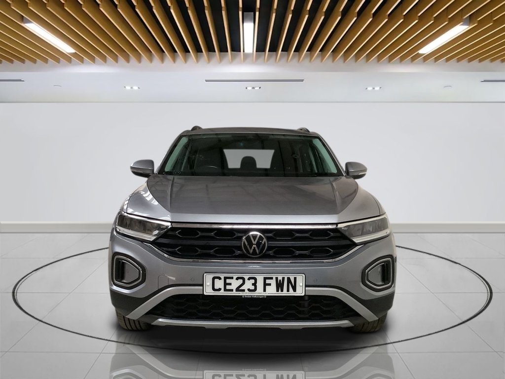 Used Volkswagen T-Roc 2023 for sale - 77451767: Photo 2