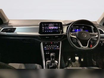 Used Volkswagen T-Roc 2023 for sale - 77451767: Photo