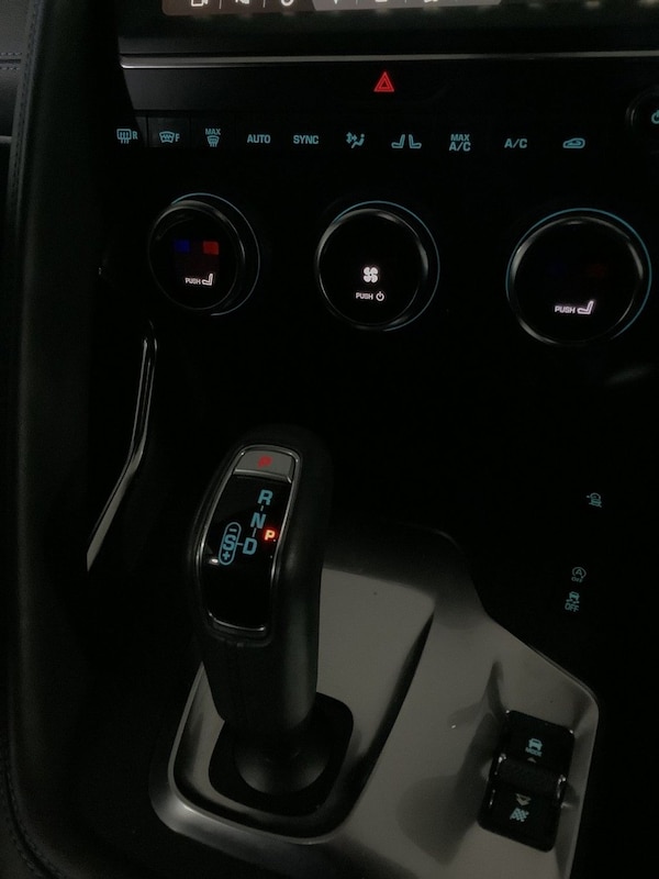 Used Jaguar E-Pace 2019 for sale - 76248573: Photo 24