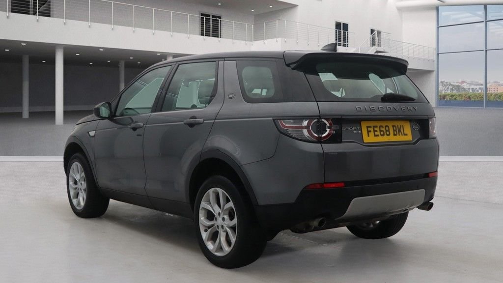 Used Land Rover Discovery Sport 2018 for sale - 76570631: Photo 3