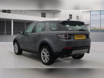 Used Land Rover Discovery Sport 2018 for sale - 76570631: Photo