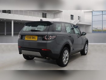 Used Land Rover Discovery Sport 2018 for sale - 76570631: Photo
