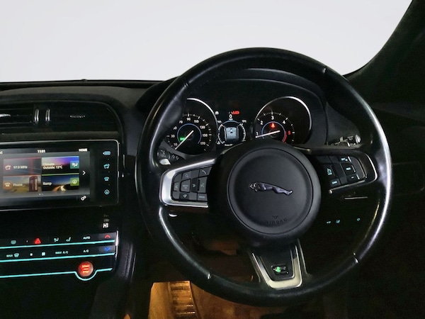 Used Jaguar F-Pace 2018 for sale - 76172828: Photo 15