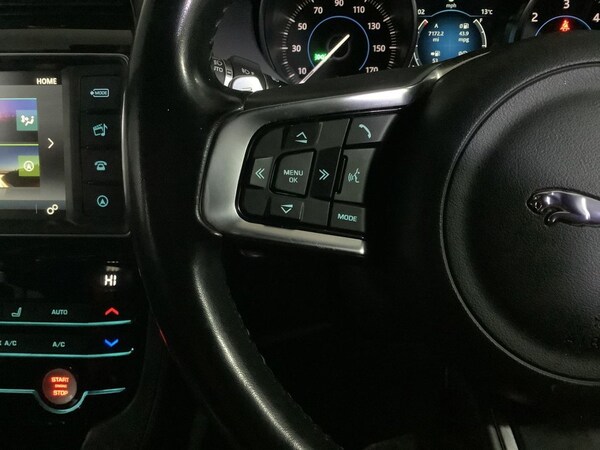 Used Jaguar F-Pace 2018 for sale - 76172828: Photo 17