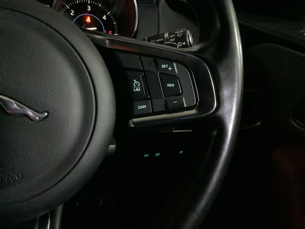 Used Jaguar F-Pace 2018 for sale - 76172828: Photo 19