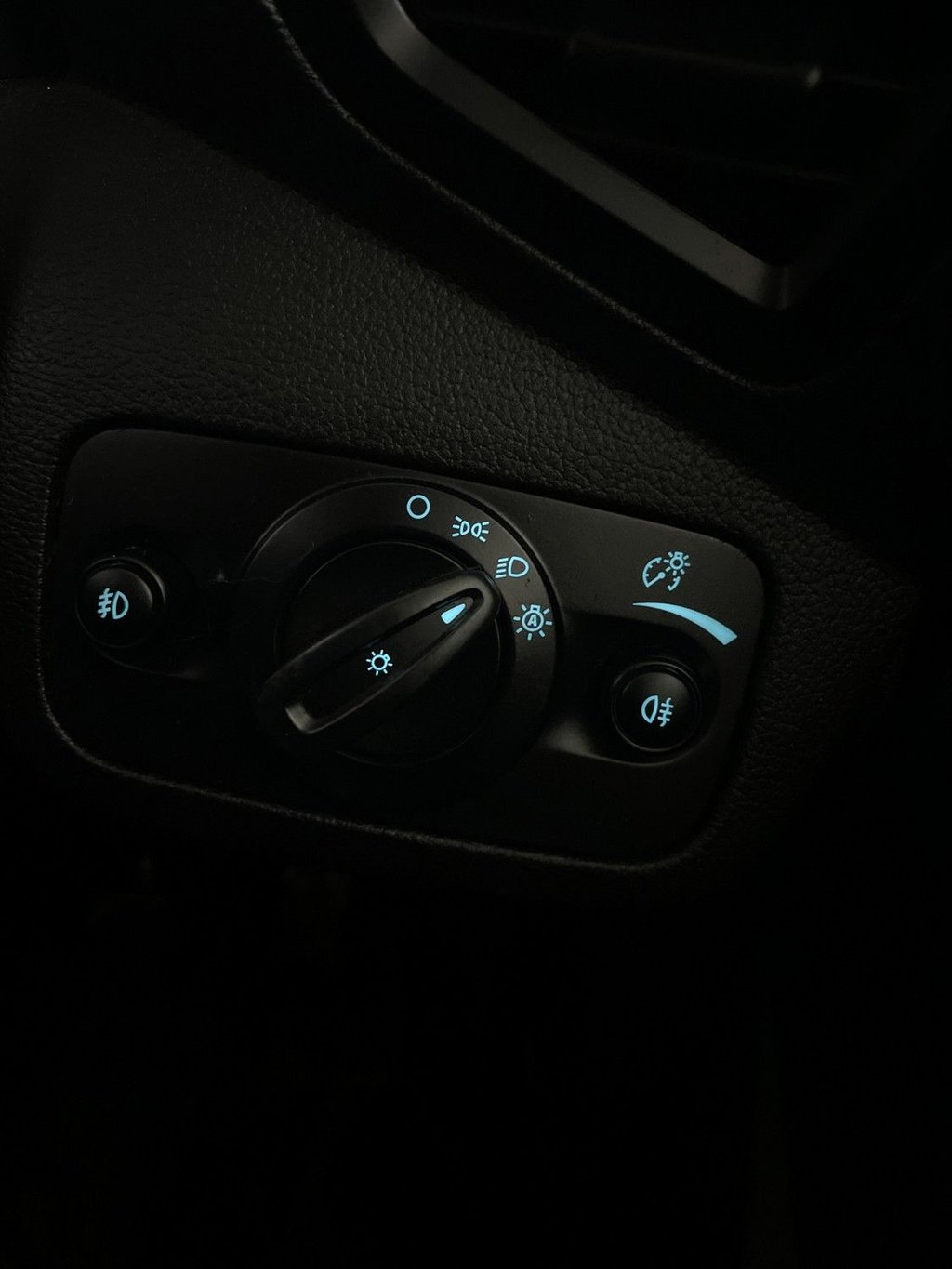 Used Ford Kuga 2017 for sale - 76710913: Photo 29