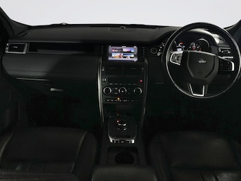 Used Land Rover Discovery Sport 2018 for sale - 76535725: Photo