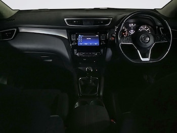 Used Nissan Qashqai 2017 for sale - 76148099: Photo 3