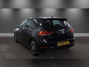 Used Volkswagen Golf 2018 for sale - 78943427: Photo