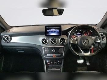 Used Mercedes-Benz GLA 2018 for sale - 77820485: Photo