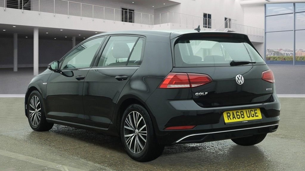 Used Volkswagen Golf 2019 for sale - 77936397: Photo 3