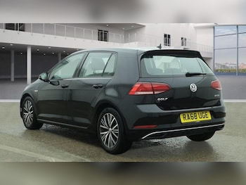 Used Volkswagen Golf 2019 for sale - 77936397: Photo