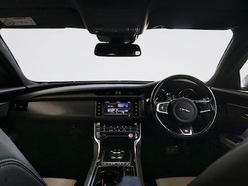 Used Jaguar XF 2018 for sale - 78793224: Photo