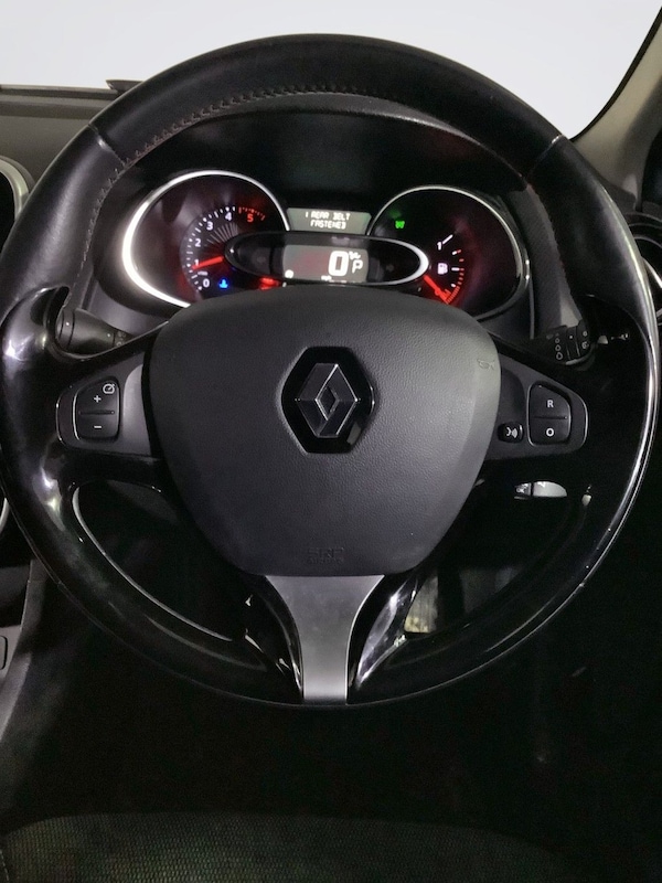 Used Renault Clio 2016 for sale - 76190790: Photo 16