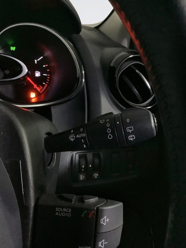 Used Renault Clio 2016 for sale - 76190790: Photo 21