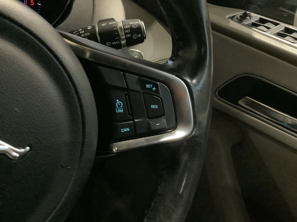 Used Jaguar F-Pace 2018 for sale - 76923919: Photo 15