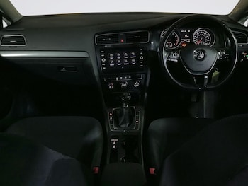 Used Volkswagen Golf 2018 for sale - 76439079: Photo