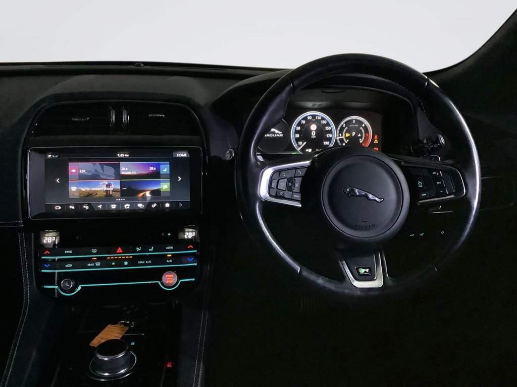 Used Jaguar F-Pace 2018 for sale - 76698143: Photo 11