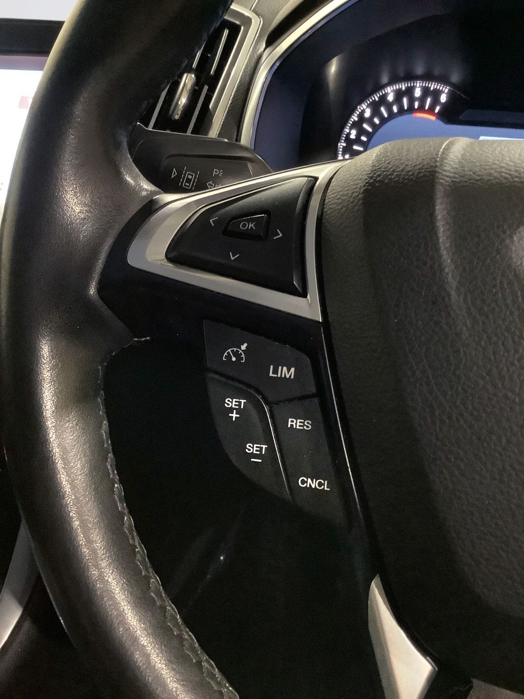 Used Ford S-Max 2017 for sale - 77065233: Photo 17