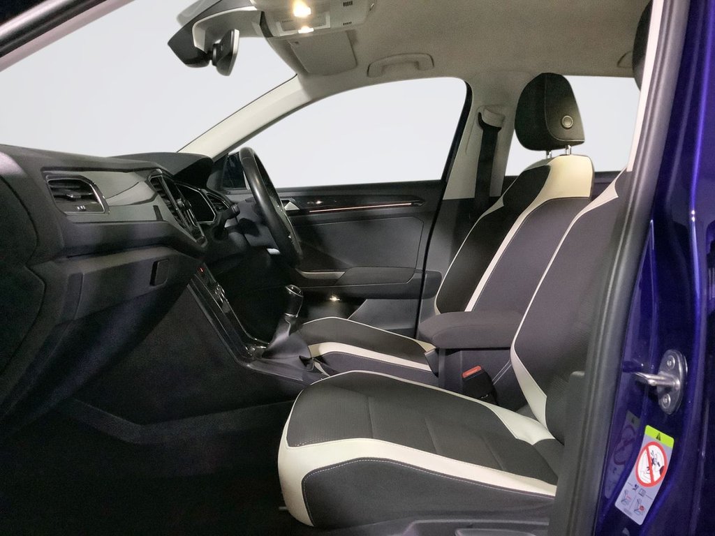 Used Volkswagen T-Roc 2018 for sale - 76345872: Photo 12