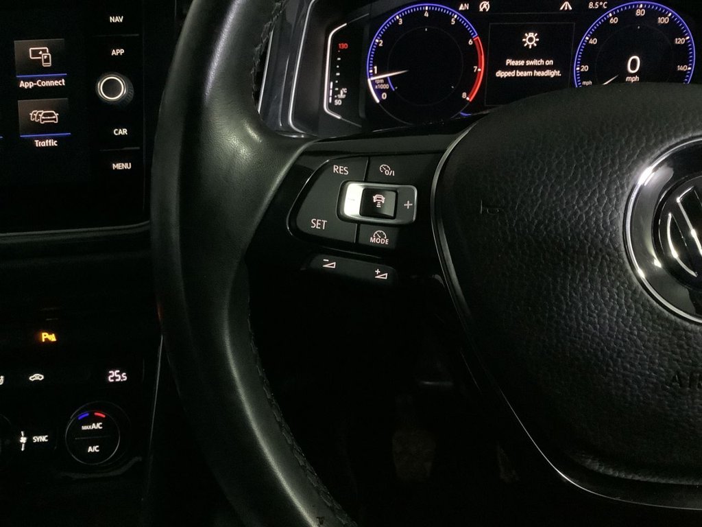 Used Volkswagen T-Roc 2018 for sale - 76345872: Photo 17