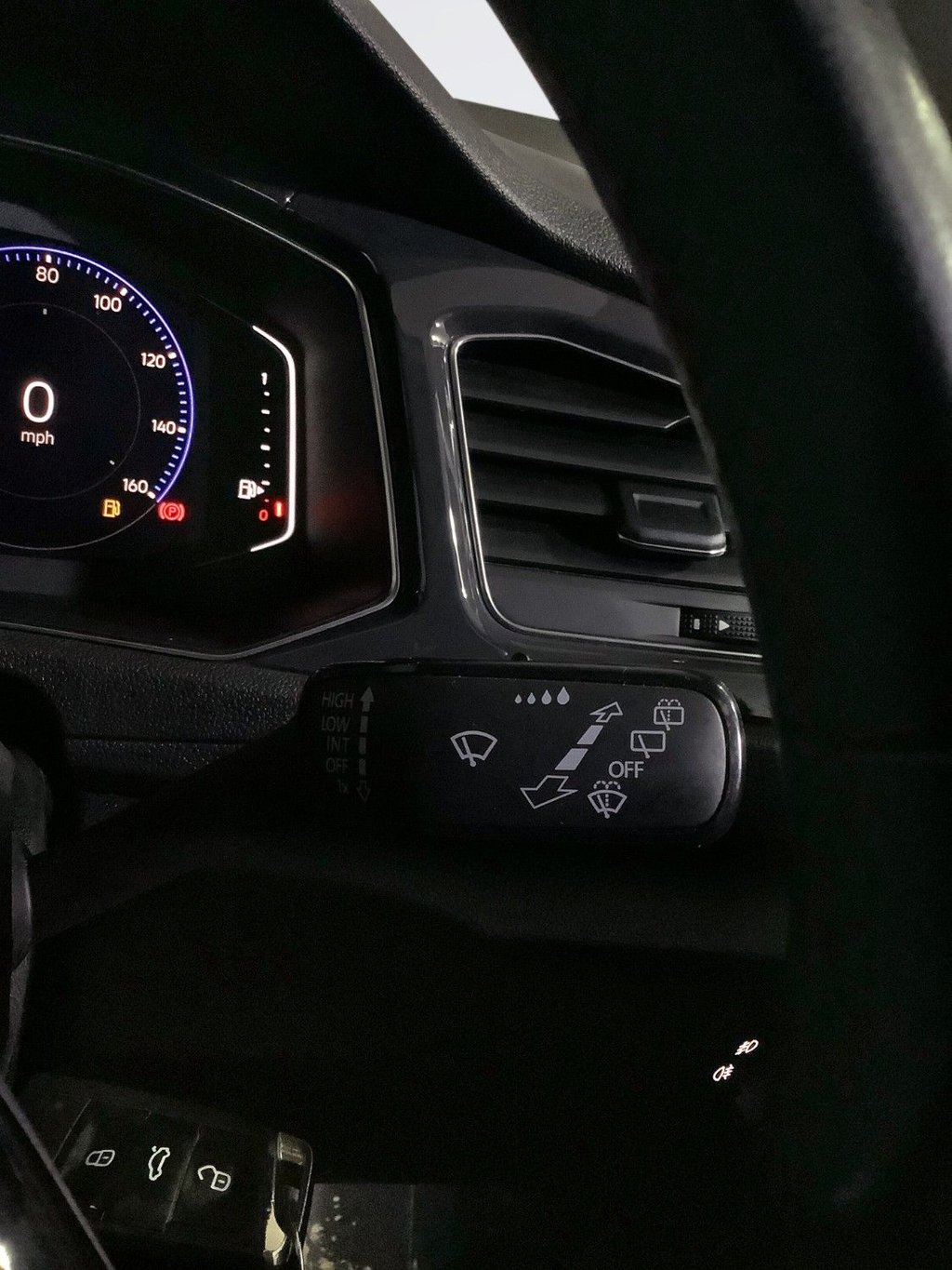 Used Volkswagen T-Roc 2018 for sale - 76345872: Photo 21