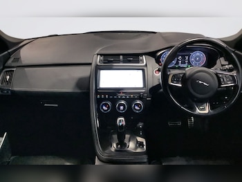Used Jaguar E-Pace 2018 for sale - 76950583: Photo