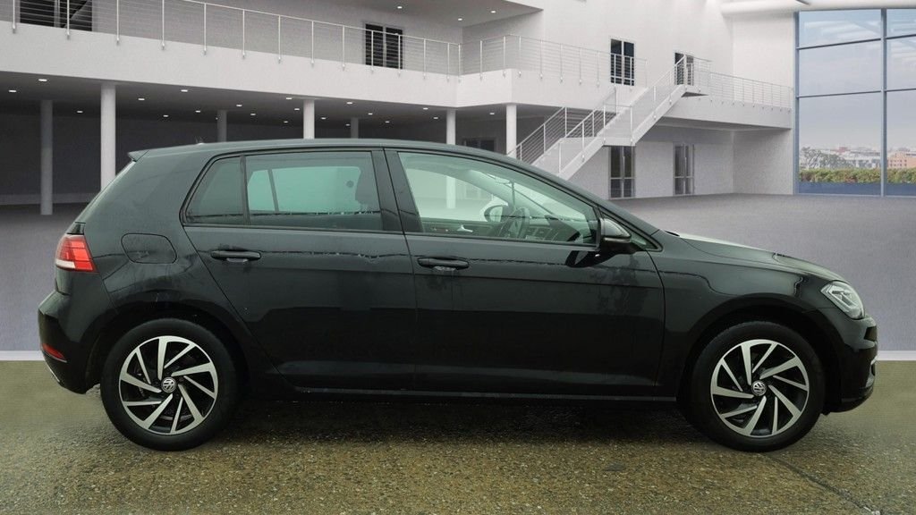 Used Volkswagen Golf 2019 for sale - 77667068: Photo 11