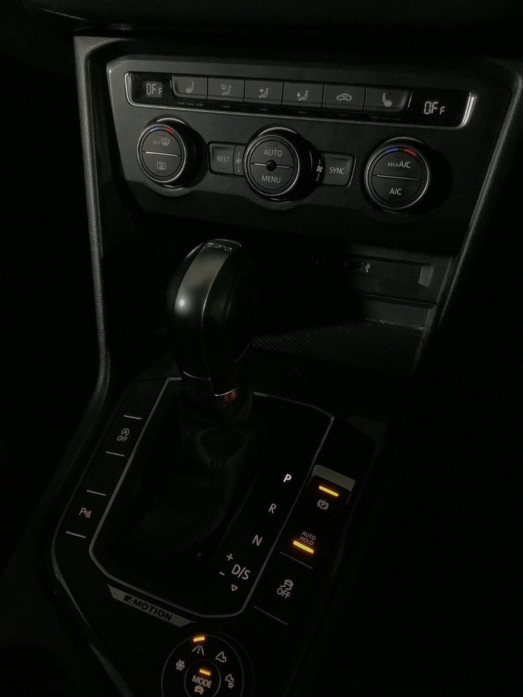 Used Volkswagen Tiguan 2016 for sale - 76527213: Photo 24