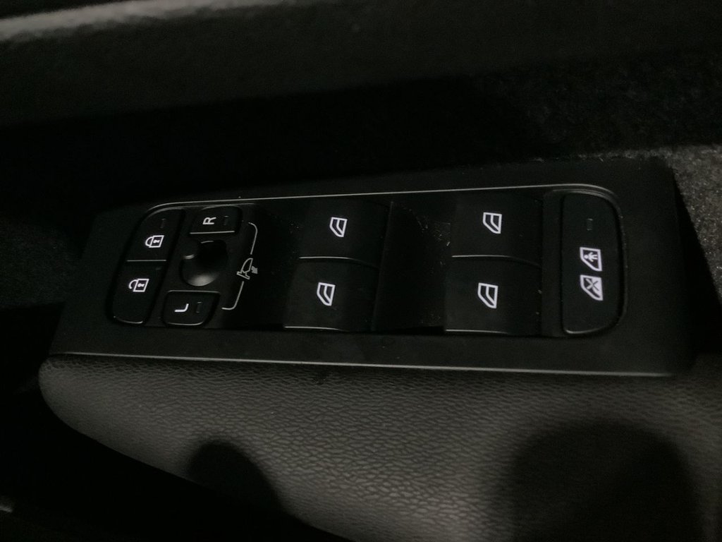 Used Volvo XC40 2022 for sale - 77593890: Photo 25