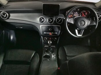 Used Mercedes-Benz GLA 2018 for sale - 75692878: Photo