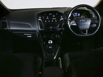 Used Ford Focus 2017 for sale - 76419960: Photo