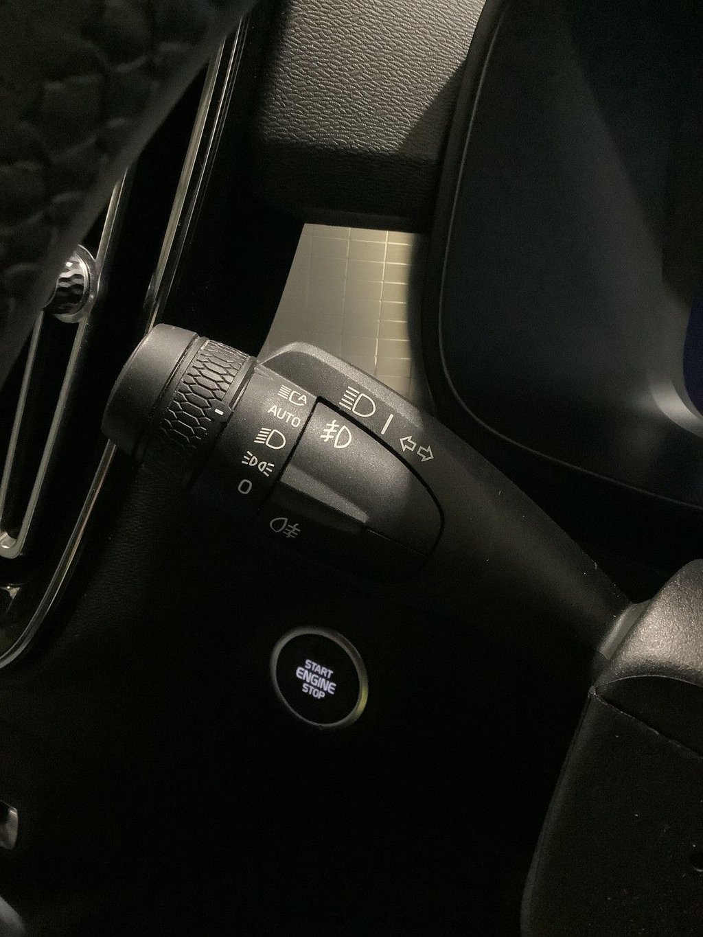 Used Volvo XC40 2022 for sale - 77153649: Photo 8