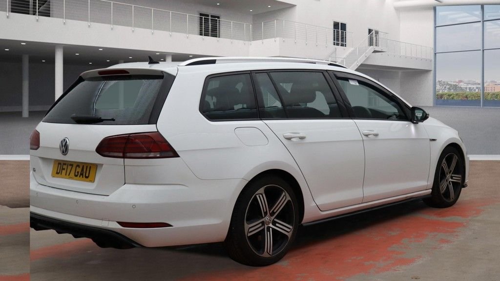 Used Volkswagen Golf 2017 for sale - 77904608: Photo 10