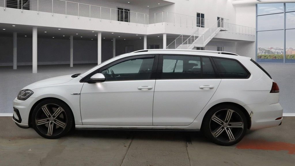 Used Volkswagen Golf 2017 for sale - 77904608: Photo 12