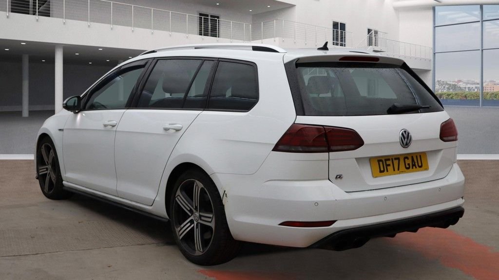 Used Volkswagen Golf 2017 for sale - 77904608: Photo 9