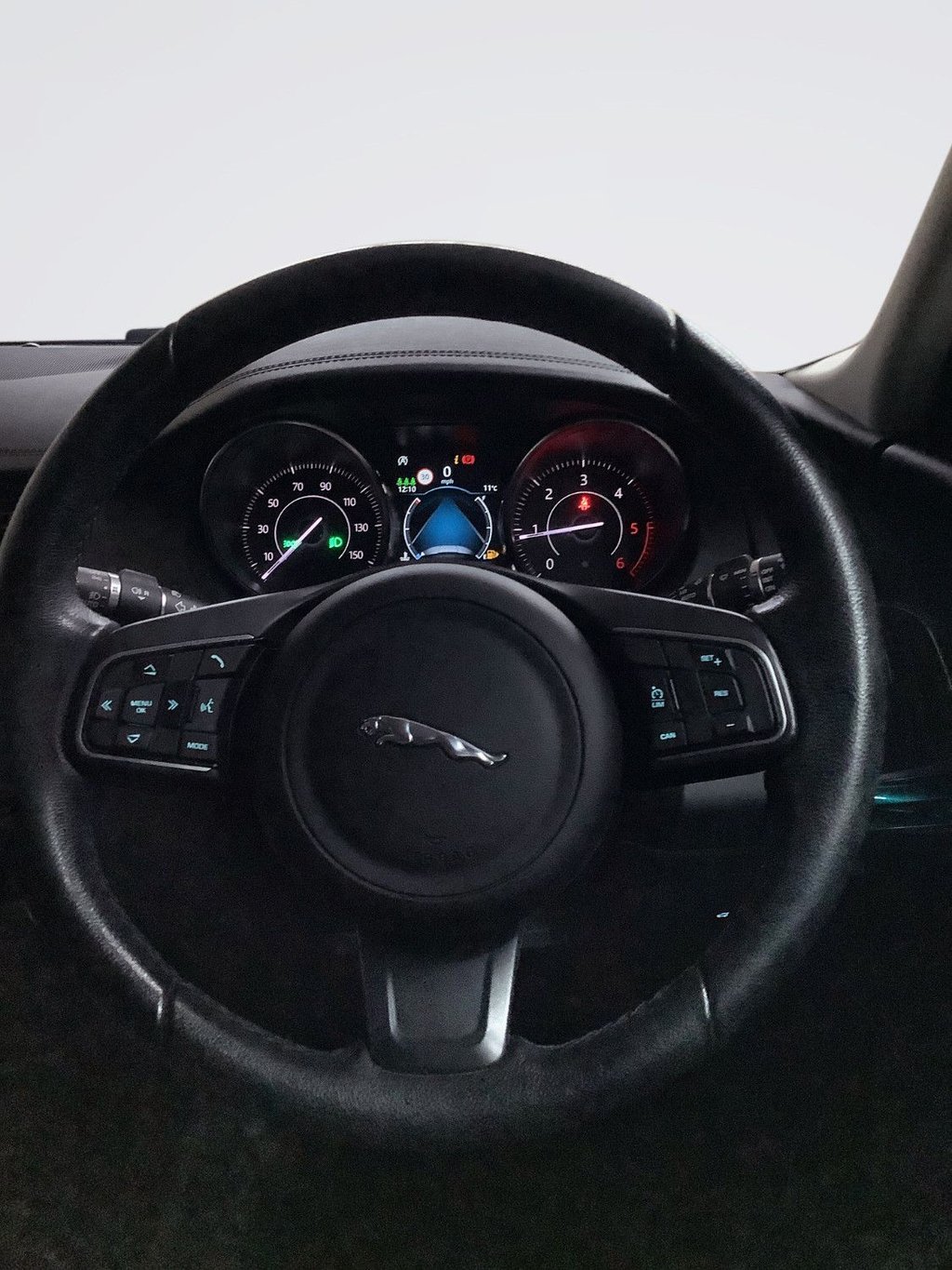 Used Jaguar E-Pace 2019 for sale - 76867745: Photo 14