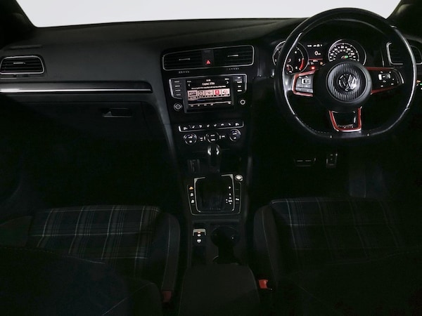 Used Volkswagen Golf 2016 for sale - 76250156: Photo 3