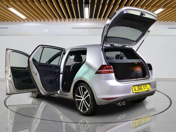 Used Volkswagen Golf 2016 for sale - 76250156: Photo 9