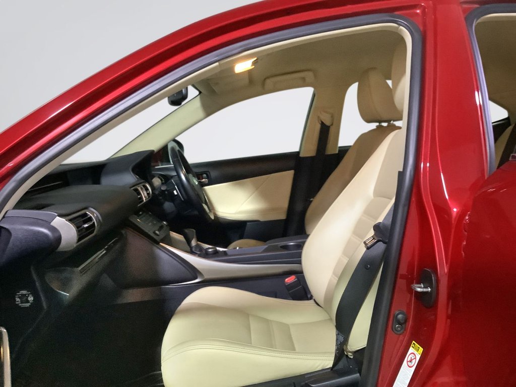 Used Lexus IS 2015 for sale - 76670526: Photo 12