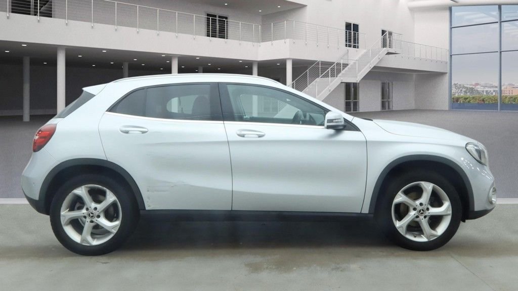 Used Mercedes-Benz GLA 2019 for sale - 77693137: Photo 5